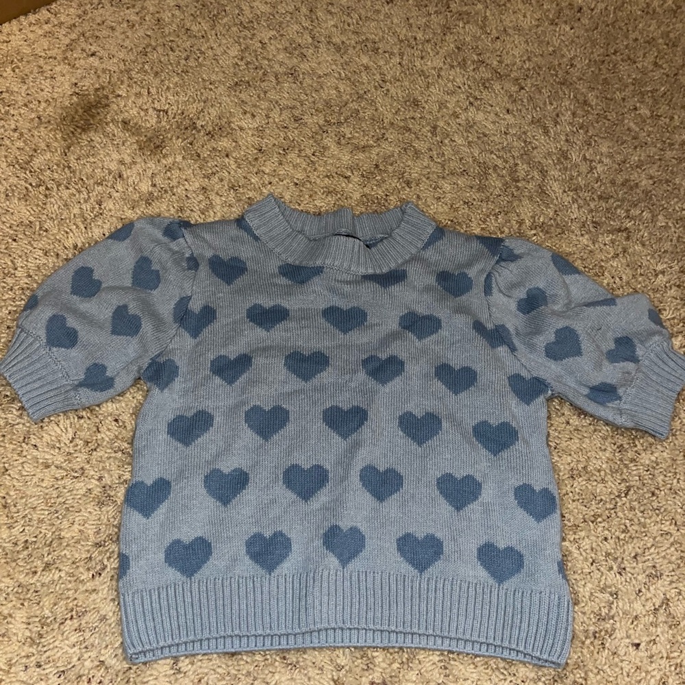 Forever 21 Mini Heart sweater size small